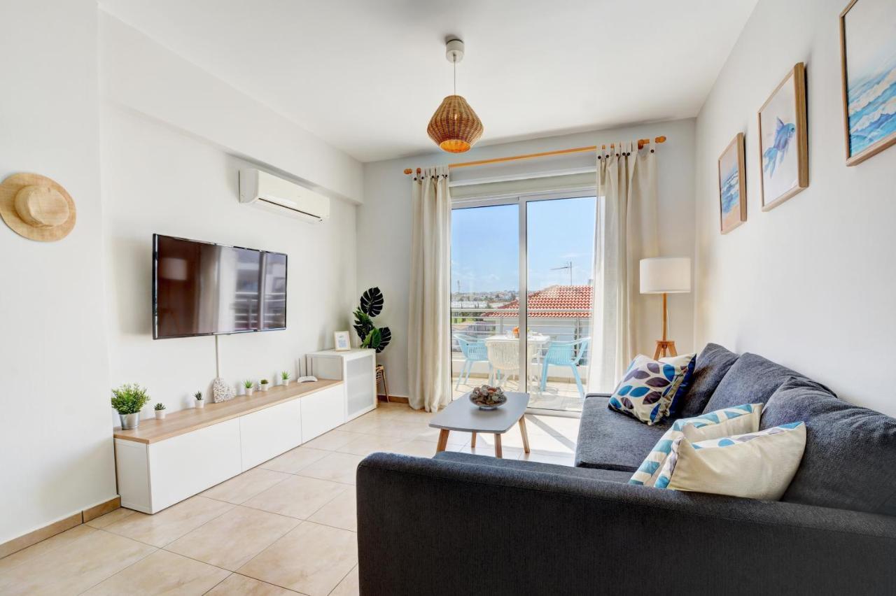 ♥ Sunny&Cozy Family Apartment ★ Walk To The Beach☼ Паралимни Екстериор снимка