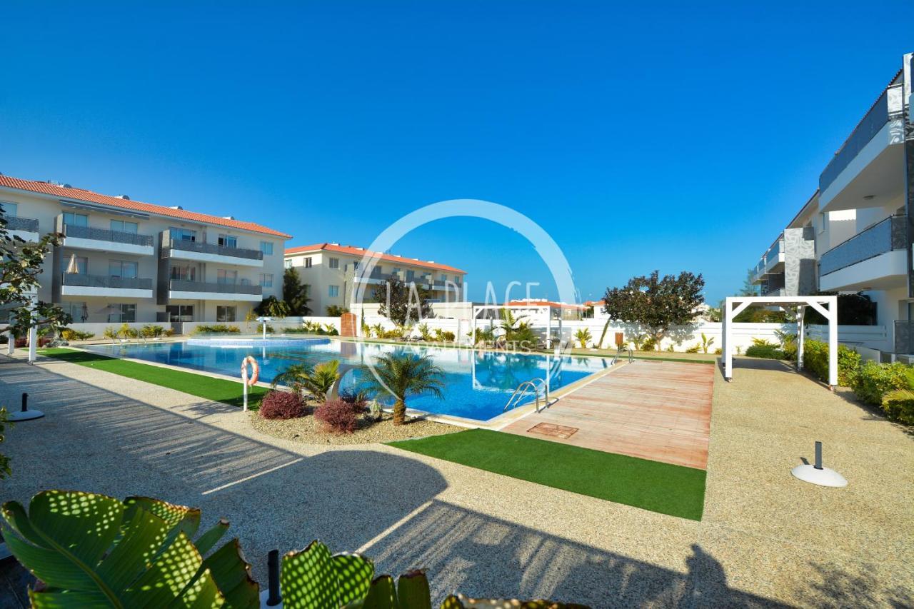 ♥ Sunny&Cozy Family Apartment ★ Walk To The Beach☼ Паралимни Екстериор снимка
