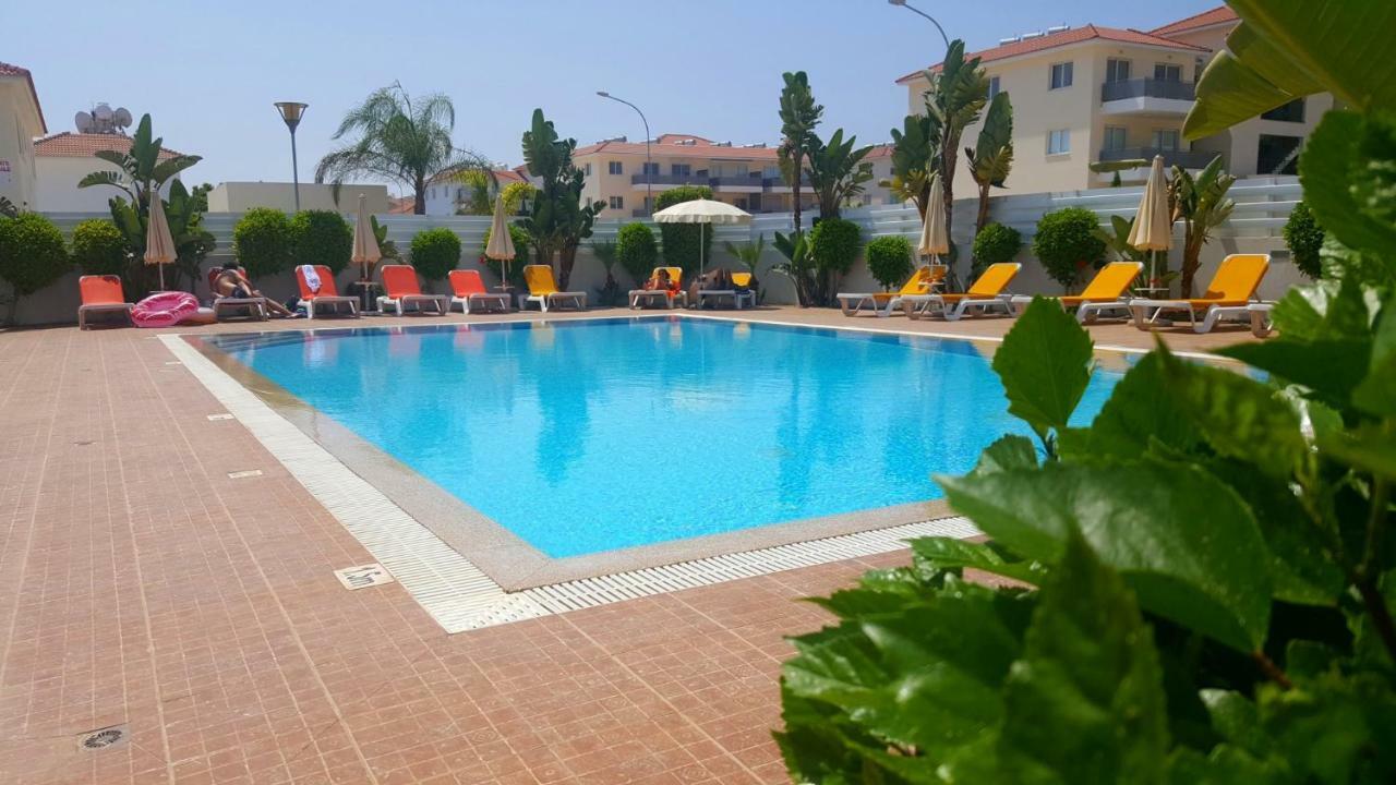♥ Sunny&Cozy Family Apartment ★ Walk To The Beach☼ Паралимни Екстериор снимка