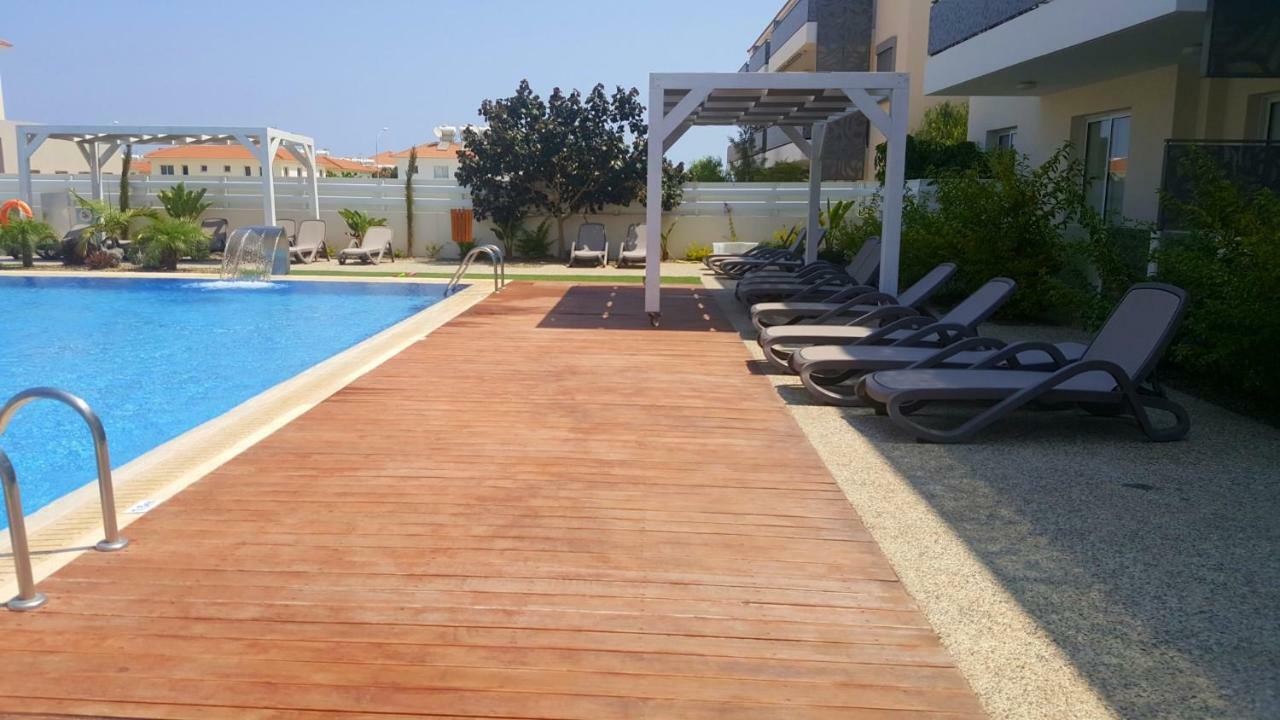 ♥ Sunny&Cozy Family Apartment ★ Walk To The Beach☼ Паралимни Екстериор снимка