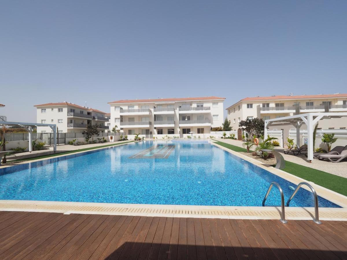 ♥ Sunny&Cozy Family Apartment ★ Walk To The Beach☼ Паралимни Екстериор снимка